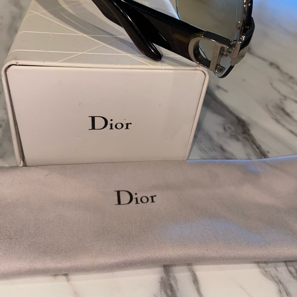 CHRISTIAN DIOR I LOVE DIOR 2 TORTISE SHADES IN BOX - Picture 6 of 9